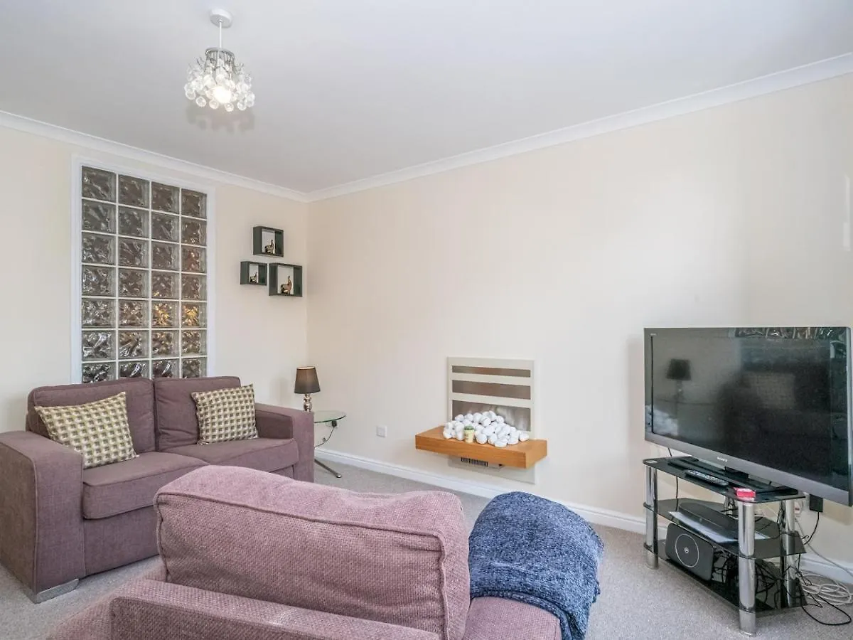 Pass The Keys Modern And Spacious 2 Beds Flat With Free Parking Apartment